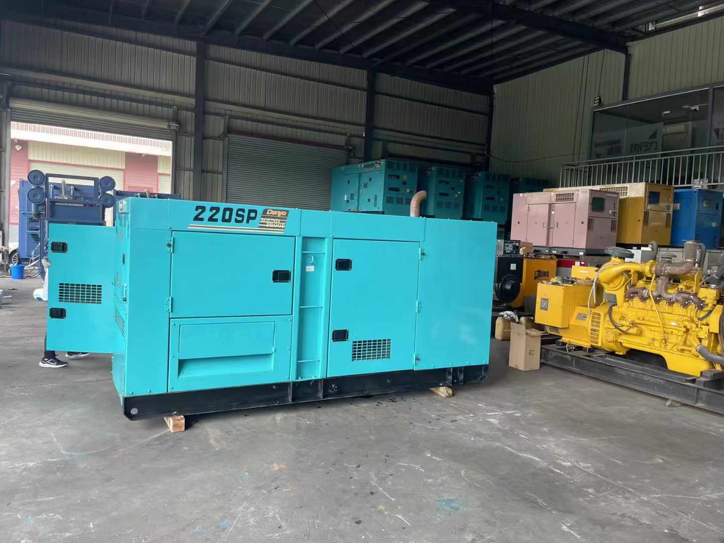 阿荣800kW 柴油发电机的输出电流波动范围是多少？