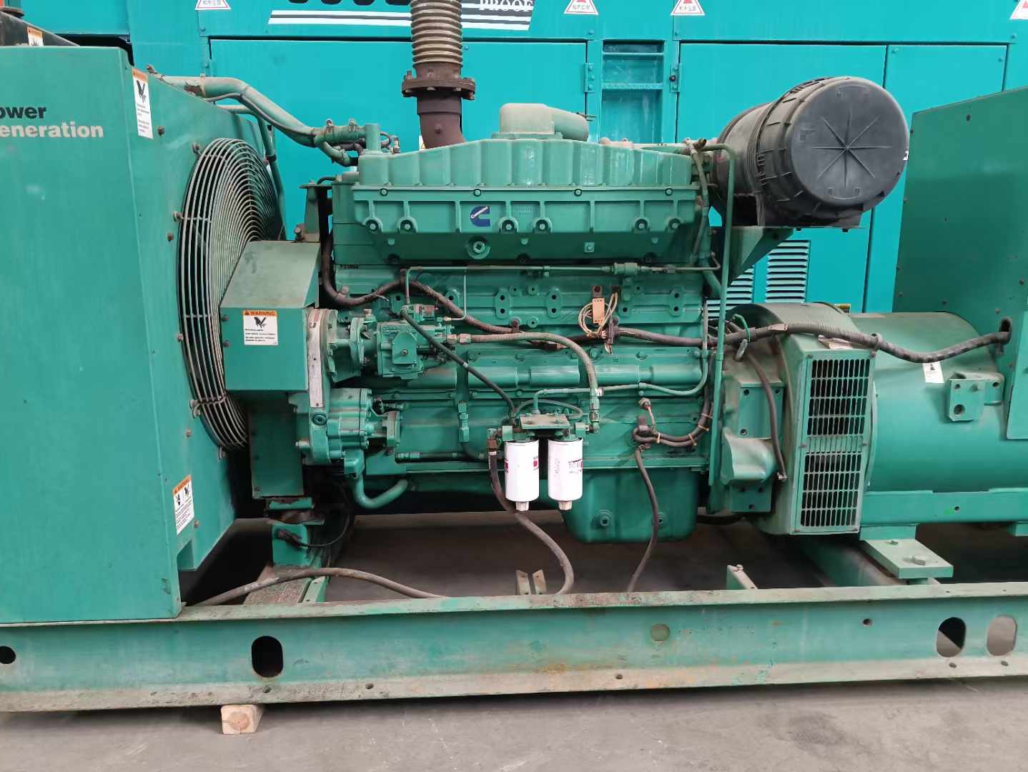 阿荣过载会对 600kW 柴油发电机组造成哪些损害？