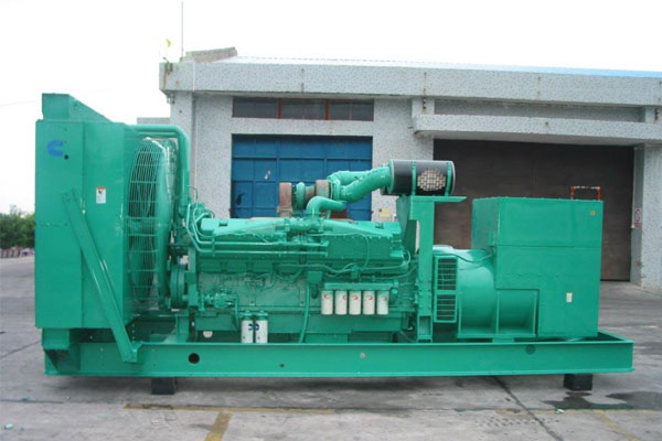 阿荣工厂发电机应急发电时如何更准确地检查发电机状态？