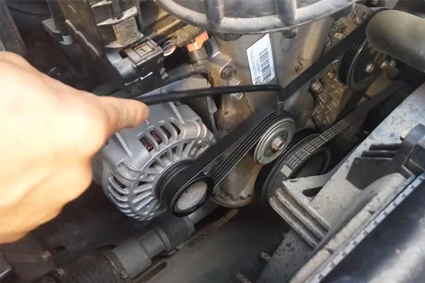 阿荣转速传感器的工作原理是什么？