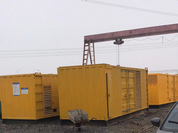 阿荣100kw柴油发电机组每小时油耗？